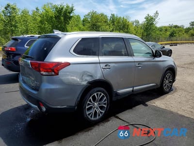 Trzecie zdjęcie samochodu z tyłu: 2018 MITSUBISHI OUTLANDER SE VIN:JA4AD3A35JZ000585 - miniatura