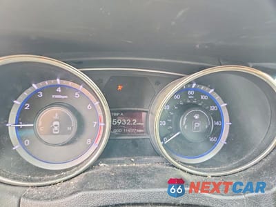 Zdjęcie 9 z 12 samochodu: 2011 HYUNDAI SONATA LIMITED VIN:5NPEC4AC5BH244987 - miniatura