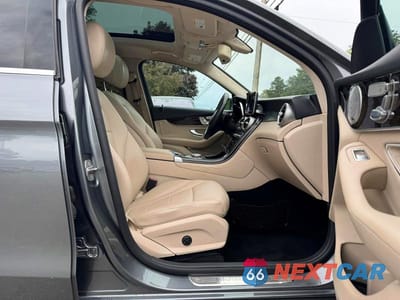 Piąte zdjęcie samochodu w środku: 2017 MERCEDES-BENZ GLC 300 VIN:WDC0G4JB0HF134965 - miniatura