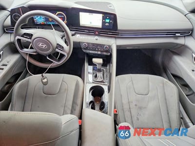 Zdjęcie 8 z 13 samochodu: 2024 HYUNDAI ELANTRA BLUE VIN:KMHLM4DJXRU119252 - miniatura