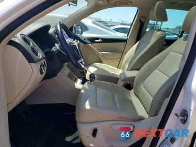 Zdjęcie 7 z 13 samochodu: 2012 VOLKSWAGEN TIGUAN S VIN:WVGAV7AX8CW530532 - miniatura