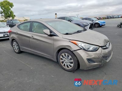 Czwarte zdjęcie samochodu z boku: 2013 HYUNDAI ELANTRA GLS VIN:5NPDH4AE0DH186045 - miniatura