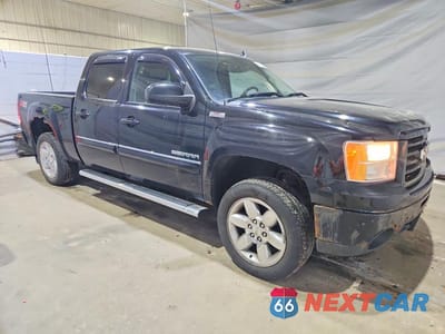 Czwarte zdjęcie samochodu z boku: 2013 GMC SIERRA K1500 SLT VIN:3GTP2WE77DG219296 - miniatura