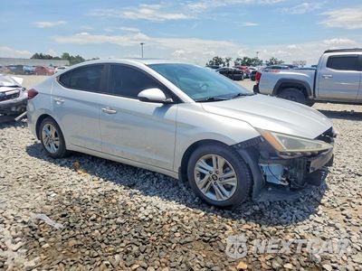 Czwarte zdjęcie samochodu z boku: 2019 HYUNDAI ELANTRA VALUE EDITION VIN:KMHD84LF3KU840637 - miniatura