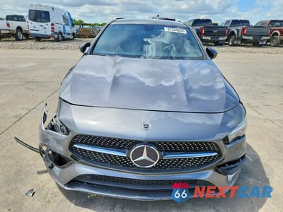 Piąte zdjęcie samochodu w środku: 2022 MERCEDES-BENZ CLA 250 4MATIC VIN:W1K5J4HB6NN322738 - miniatura