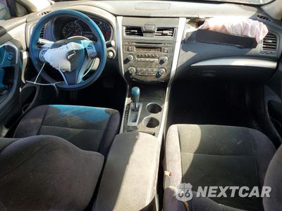 Zdjęcie 8 z 12 samochodu: 2014 NISSAN ALTIMA 2.5 S VIN:1N4AL3AP1EN251389 - miniatura