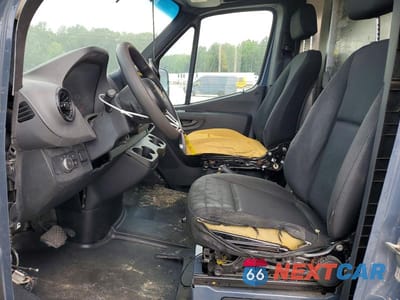Zdjęcie 7 z 12 samochodu: 2019 MERCEDES-BENZ SPRINTER 2500 DELIVERY VAN VIN:WD4PF1CD9KP133664 - miniatura