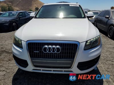 Piąte zdjęcie samochodu w środku: 2011 AUDI Q5 PREMIUM PLUS VIN:WA1LFAFP6BA103968 - miniatura