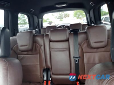 Zdjęcie 10 z 13 samochodu: 2015 MERCEDES-BENZ GL 550 4MATIC VIN:4JGDF7DE5FA456010 - miniatura