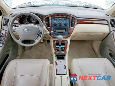 Zdjęcie 8 z 13 samochodu: 2004 TOYOTA HIGHLANDER BASE VIN:JTEGP21A640041053 - miniatura
