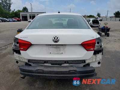 Zdjęcie 6 z 12 samochodu: 2015 VOLKSWAGEN PASSAT S VIN:1VWAT7A30FC052312 - miniatura