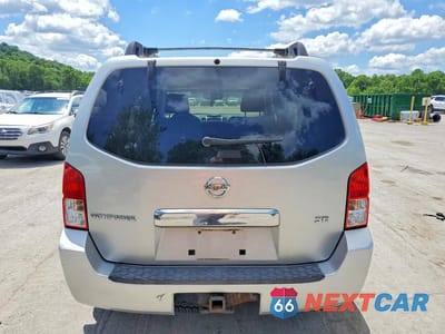 Zdjęcie 6 z 13 samochodu: 2005 NISSAN PATHFINDER XE VIN:5N1AR18W95C750636 - miniatura