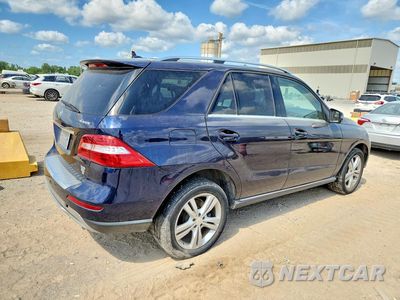 Trzecie zdjęcie samochodu z tyłu: 2015 MERCEDES-BENZ ML 350 4MATIC VIN:4JGDA5HB2FA449163 - miniatura