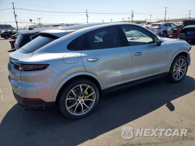 Trzecie zdjęcie samochodu z tyłu: 2022 PORSCHE CAYENNE E HYBRID COUPE VIN:WP1BE2AY8NDA51058 - miniatura