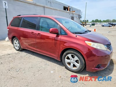 Czwarte zdjęcie samochodu z boku: 2012 TOYOTA SIENNA LE VIN:5TDKK3DC8CS208296 - miniatura