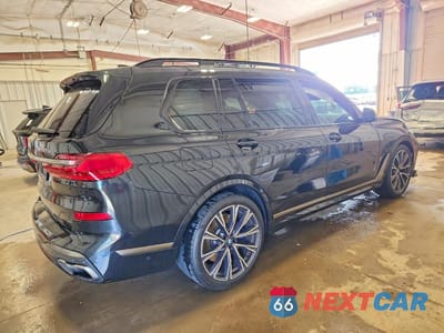 Trzecie zdjęcie samochodu z tyłu: 2020 BMW X7 M50I VIN:5UXCX6C01L9B33388 - miniatura