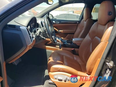 Zdjęcie 7 z 13 samochodu: 2016 PORSCHE CAYENNE SE HYBRID VIN:WP1AE2A2XGLA64426 - miniatura