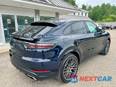 Czwarte zdjęcie samochodu z boku: 2021 PORSCHE CAYENNE COUPE VIN:WP1BA2AY1MDA42471 - miniatura