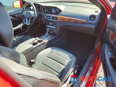 Zdjęcie 8 z 12 samochodu: 2014 MERCEDES-BENZ C 350 4MATIC VIN:WDDGJ8JB1EG195556 - miniatura