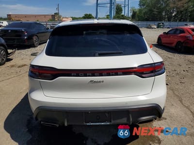 Zdjęcie 6 z 12 samochodu: 2022 PORSCHE MACAN VIN:WP1AA2A53NLB10746 - miniatura
