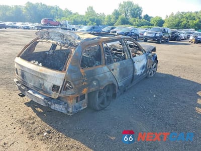 Trzecie zdjęcie samochodu z tyłu: 2004 BMW 325 XIT VIN:WBAEP334X4PF04165 - miniatura