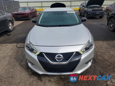 Piąte zdjęcie samochodu w środku: 2018 NISSAN MAXIMA 3.5 SV VIN:1N4AA6AP0JC368006 - miniatura