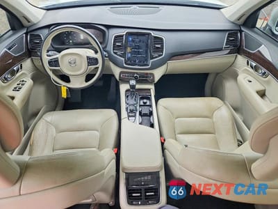 Zdjęcie 8 z 13 samochodu: 2018 VOLVO XC90 T6 VIN:YV4A22PK9J1379588 - miniatura