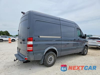 Trzecie zdjęcie samochodu z tyłu: 2017 MERCEDES-BENZ SPRINTER 2500 VIN:WD3PE7CD1HP525735 - miniatura