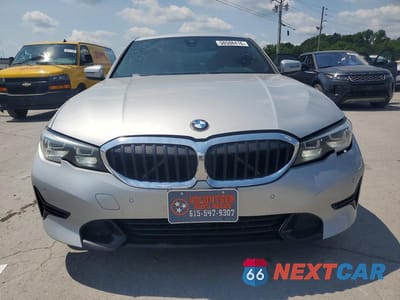 Piąte zdjęcie samochodu w środku: 2019 BMW 330I VIN:WBA5R1C56KAK11934 - miniatura