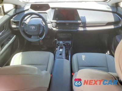 Zdjęcie 8 z 12 samochodu: 2024 TOYOTA PRIUS XLE VIN:JTDACAAU9R3045243 - miniatura