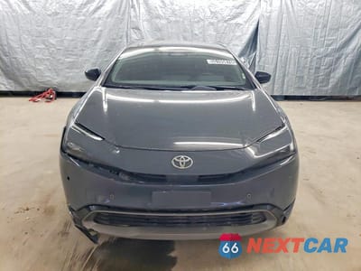 Piąte zdjęcie samochodu w środku: 2023 TOYOTA PRIUS XLE VIN:JTDADABU7P3001377 - miniatura