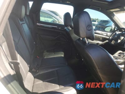 Zdjęcie 11 z 13 samochodu: 2013 PORSCHE CAYENNE VIN:WP1AA2A21DLA09547 - miniatura