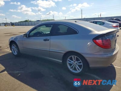 Drugie zdjęcie samochodu z przodu: 2003 MERCEDES-BENZ C 230K SPORT COUPE VIN:WDBRN40J43A413707 - miniatura