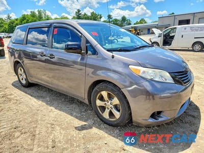Czwarte zdjęcie samochodu z boku: 2013 TOYOTA SIENNA L 7-PASSENGER VIN:5TDZK3DCXDS365568 - miniatura