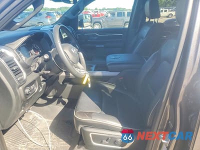 Zdjęcie 8 z 13 samochodu: 2023 RAM 1500 LARAMIE VIN:1C6SRFJT3PN652156 - miniatura