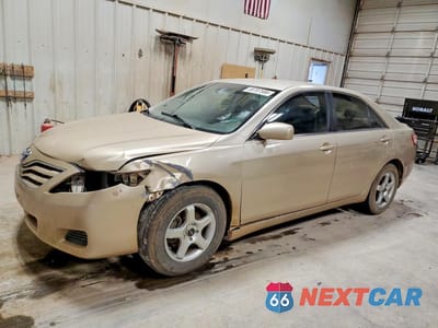 2010 TOYOTA CAMRY LE 4T4BF3EK6AR056037 - główne zdjęcie licytacji z USA - miniatura