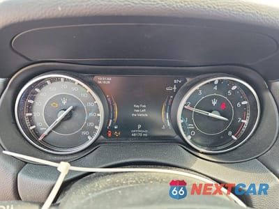 Zdjęcie 9 z 13 samochodu: 2023 MASERATI LEVANTE GT VIN:ZN661XUA2PX419762 - miniatura