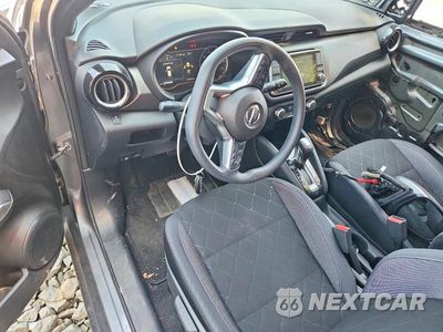 Zdjęcie 8 z 12 samochodu: 2019 NISSAN KICKS SV VIN:3N1CP5CU6KL512388 - miniatura