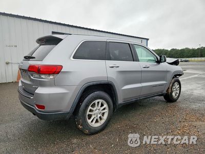 Trzecie zdjęcie samochodu z tyłu: 2020 JEEP GRAND CHEROKEE LAREDO VIN:1C4RJEAG3LC268282 - miniatura