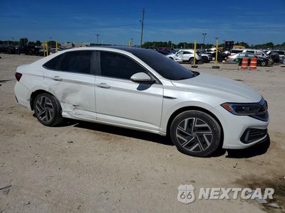Czwarte zdjęcie samochodu z boku: 2023 VOLKSWAGEN JETTA SEL VIN:3VWGM7BU7PM027499 - miniatura