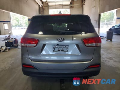 Zdjęcie 6 z 13 samochodu: 2017 KIA SORENTO VIN:5XYPG4A36HG296979 - miniatura