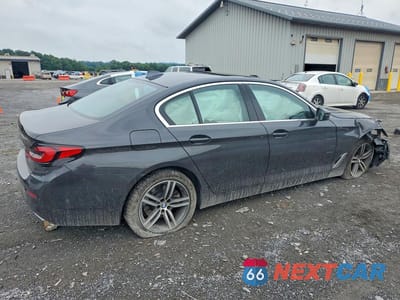 Trzecie zdjęcie samochodu z tyłu: 2021 BMW 530 XI VIN:WBA13BJ02MWX19403 - miniatura