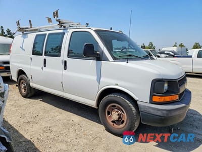 Czwarte zdjęcie samochodu z boku: 2016 CHEVROLET EXPRESS VIN:1GCWGAFF5G1234131 - miniatura
