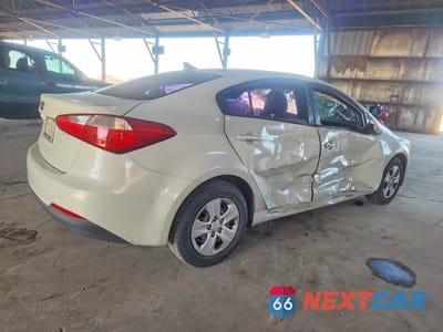 Trzecie zdjęcie samochodu z tyłu: 2014 KIA FORTE LX VIN:KNAFK4A62E5114247 - miniatura