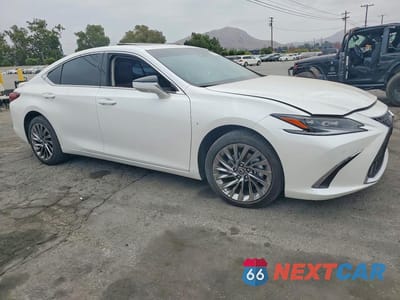 Czwarte zdjęcie samochodu z boku: 2025 LEXUS ES 300H LUXURY VIN:58AEA1C17SU062752 - miniatura