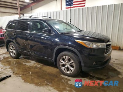 Czwarte zdjęcie samochodu z boku: 2015 TOYOTA HIGHLANDER XLE VIN:5TDJKRFH7FS201576 - miniatura