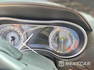 Zdjęcie 9 z 13 samochodu: 2016 CHRYSLER 300 LIMITED VIN:2C3CCARG5GH329359 - miniatura