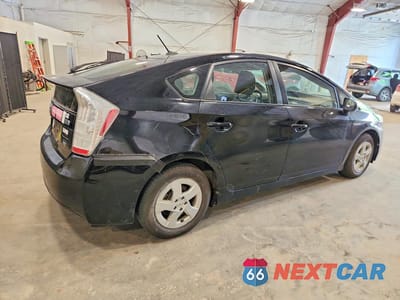 Trzecie zdjęcie samochodu z tyłu: 2011 TOYOTA PRIUS THREE VIN:JTDKN3DU1B1376762 - miniatura