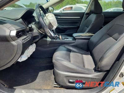 Zdjęcie 7 z 13 samochodu: 2019 NISSAN ALTIMA SV VIN:1N4BL4DVXKC126211 - miniatura
