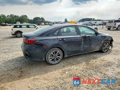 Trzecie zdjęcie samochodu z tyłu: 2024 KIA FORTE LXS VIN:3KPF24AD7RE744535 - miniatura